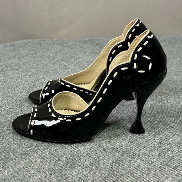 John Fluevog Heels Women’s 8.5 Listen Up Audrey Patent Leather Classic Black - Picture 6 of 9
